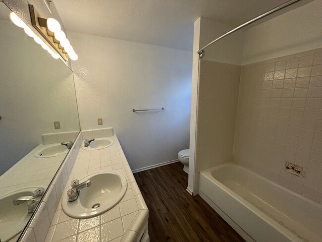 Building Photo - Beautiful 4 Bed / 2.5 Bath Silver Creek Home w/ RBP & $0 Deposit Option
