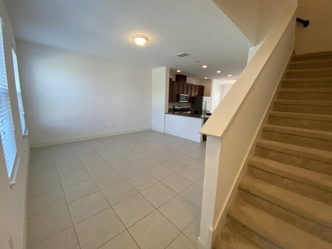 Building Photo - 15555 Honeybell Dr