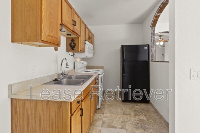 Building Photo - 1233 Fulton St