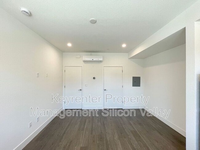 Building Photo - 333 Montague Expy
