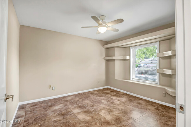 Building Photo - 8632 W Via Montoya Dr
