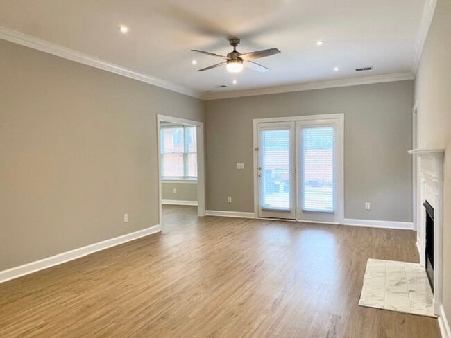 Building Photo - UNIQUE PROPERTY IN CONVENIENT IRMO LOCATION