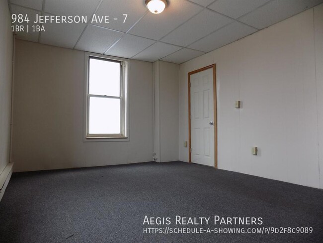 Building Photo - Great 1 Bedroom Apartment!