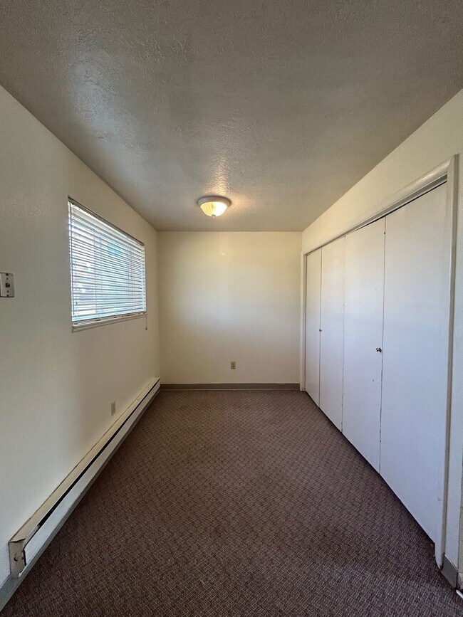 Building Photo - 5105 Hawthorne-8
