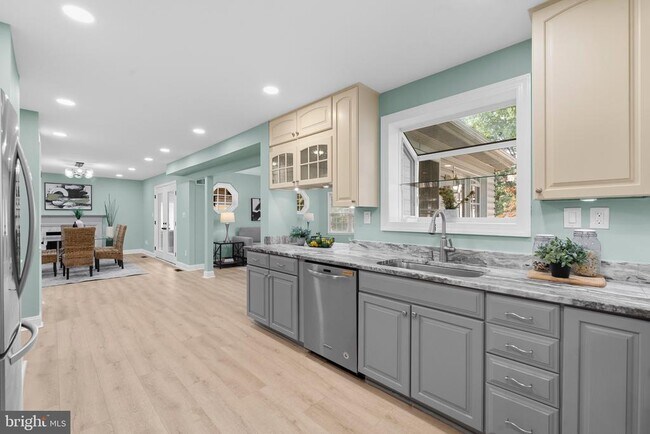 Building Photo - 10429 Headly Ct