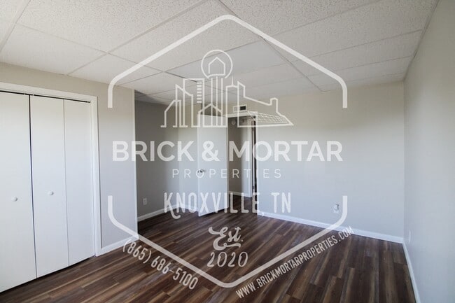 Building Photo - 1017 Clendenen Rd