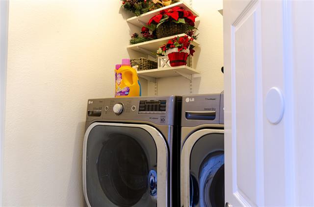 Building Photo - 4104 Hedgerow Dr