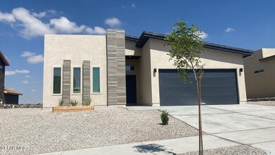 Building Photo - 12873 Haxby St