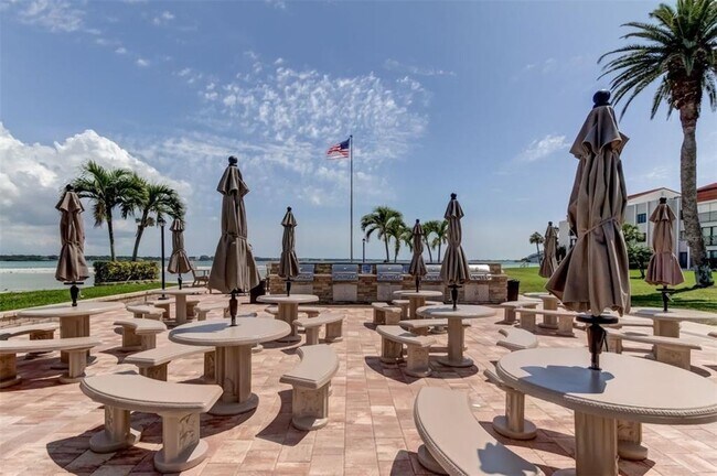 Building Photo - 845 S Gulfview Blvd