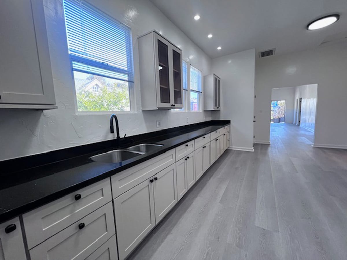 Building Photo - 1039 Peralta St