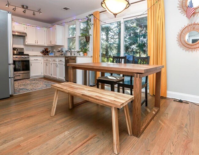 Building Photo - 9900 Barston Ct