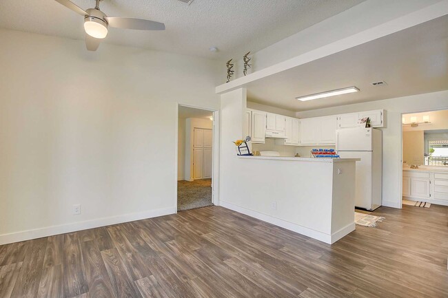 Building Photo - The Pines Henderson