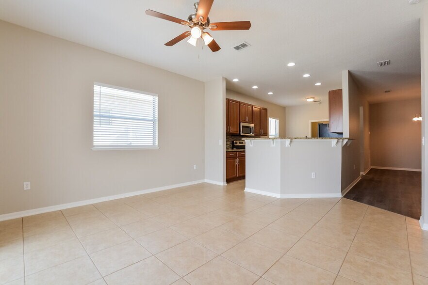 Building Photo - 5471 Silver Thistle Ln