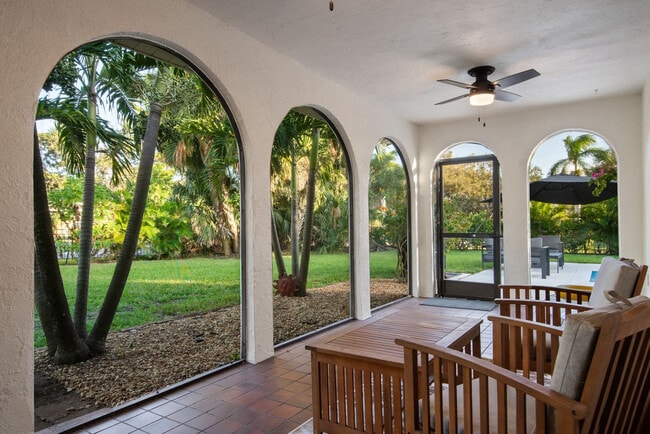 Building Photo - 612 Montezuma Dr