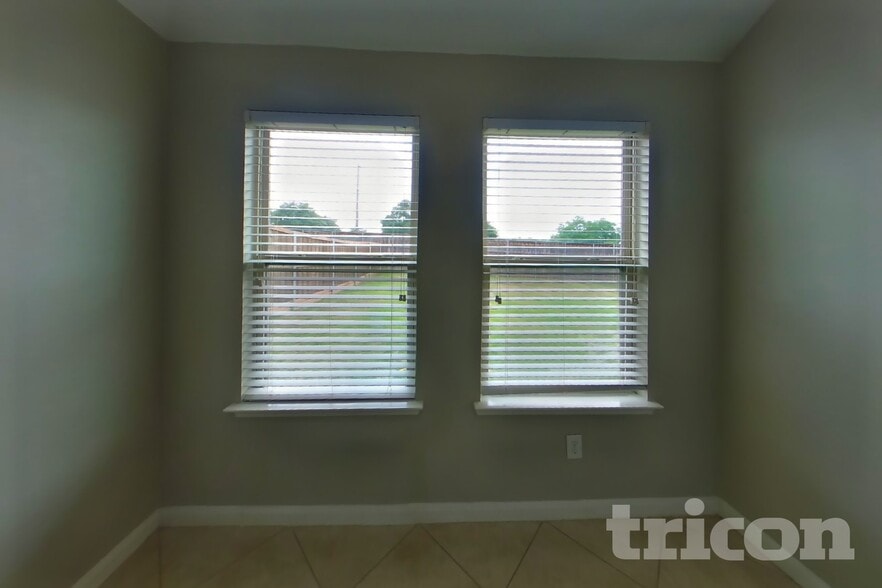 Building Photo - 508 Crazy Horse Dr