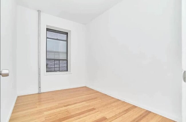 Building Photo - 501 W 135th St