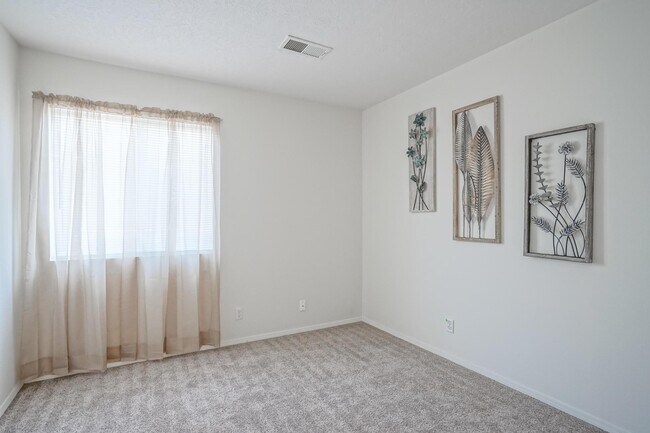 Building Photo - 3146 Chama Meadows Dr NE