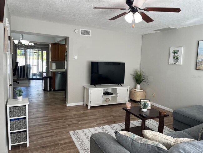 Building Photo - 4114 Woodlark Dr