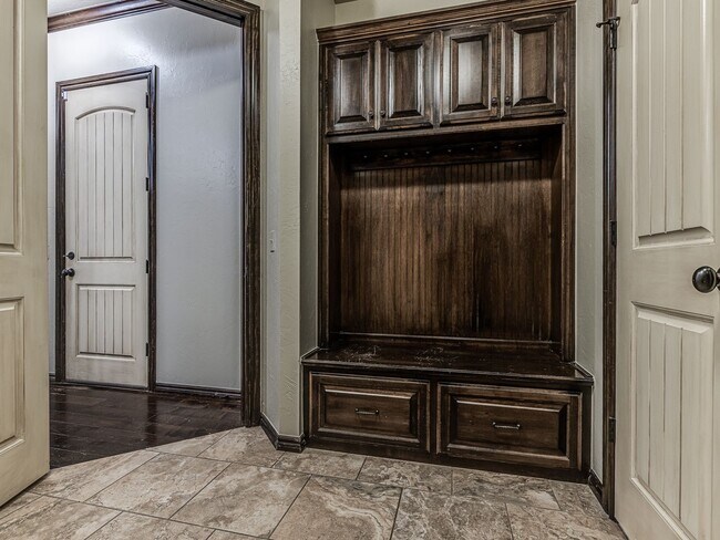 Building Photo - Luxury Rental Home in Edmond Schools + Community Pool
