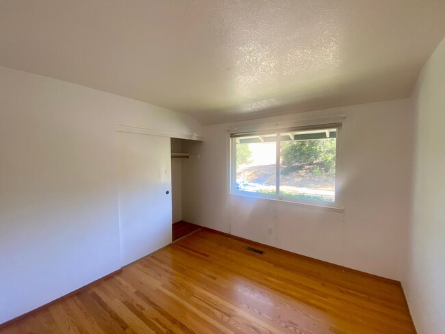 Building Photo - Nice Single Level Home in Moraga Available...