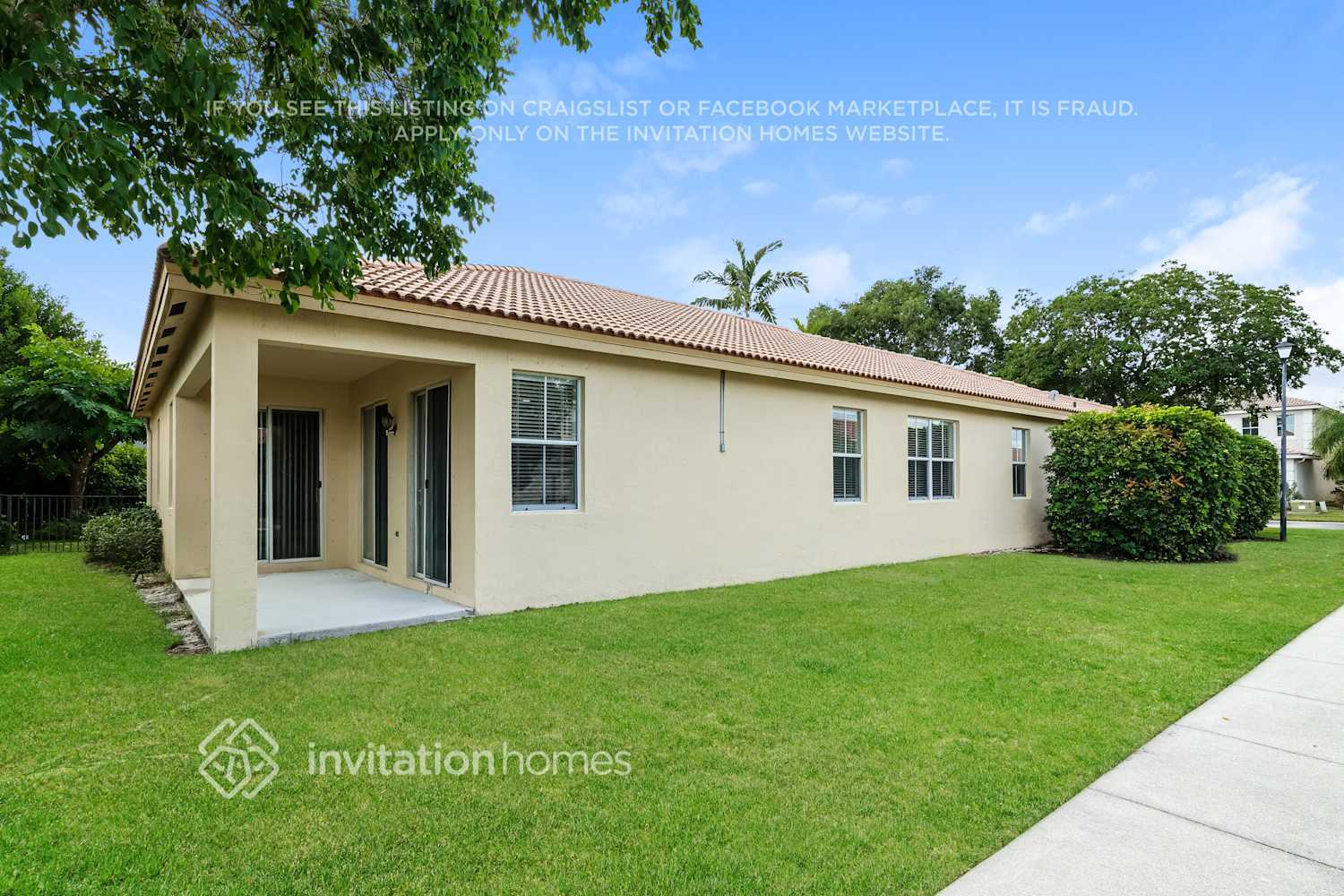 Building Photo - 10566 Galleria St