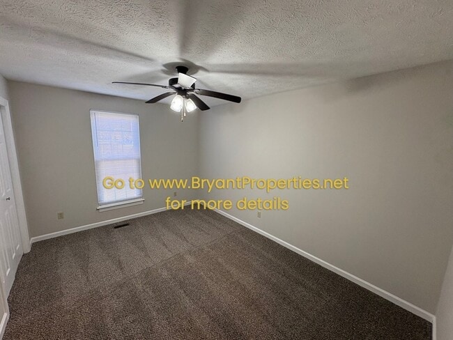 Building Photo - 2002 Dogwood Ln