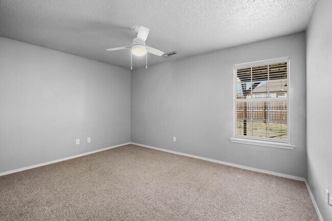 Building Photo - Modern 3-Bedroom Home with Open Kitchen & Fenced Yard