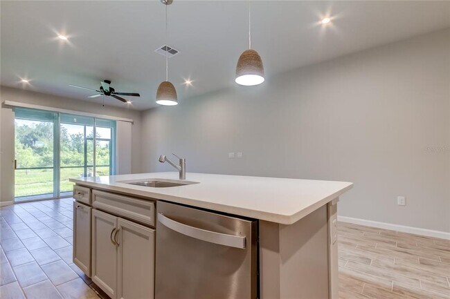 Building Photo - 8341 Wildflower Glen Ave