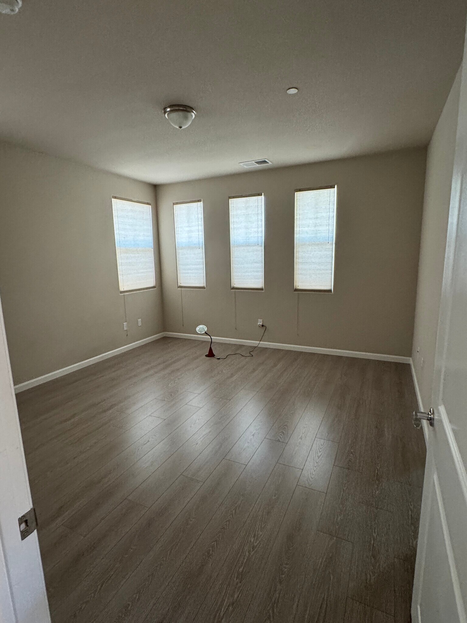 main bedroom - 532 Aspen Pl