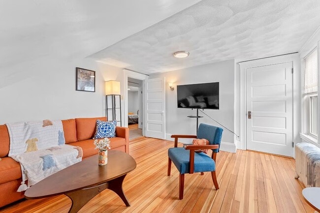 Building Photo - 29 Harbor St