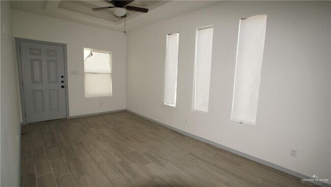 Building Photo - 11 Ozark Ave