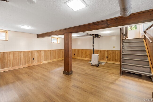 Building Photo - 448 Buckingham Ave