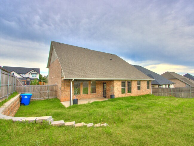 Building Photo - 8140 Jenny Ln