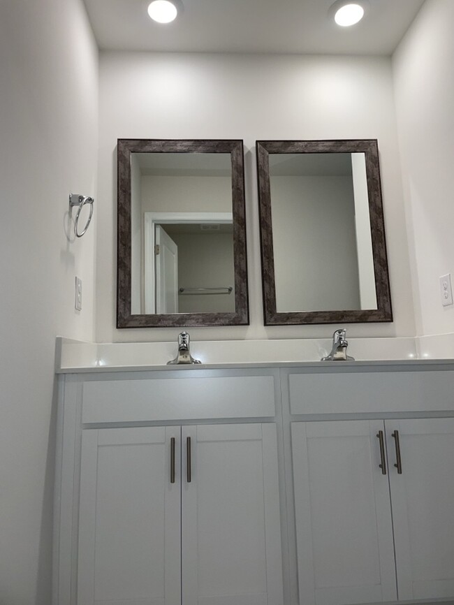 Building Photo - Beautiful Fountain Inn Home