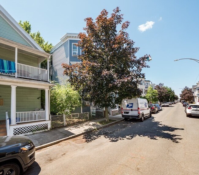 Building Photo - 47 St Margaret St