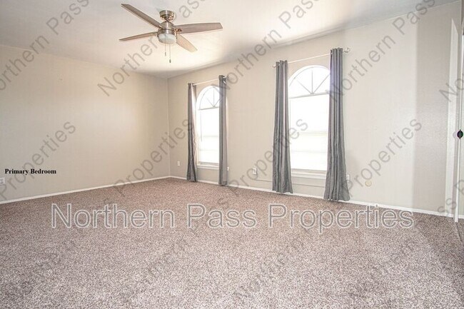 Building Photo - 5125 Round Rock Dr