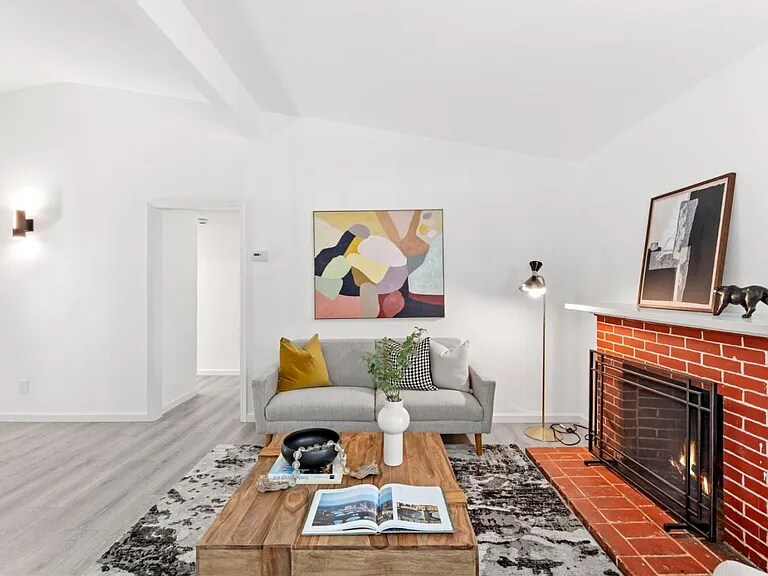 Building Photo - 2887 Fordham St