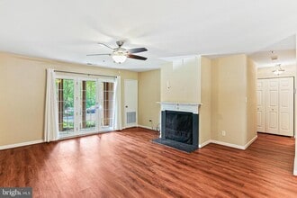 Building Photo - 4934 Columbia Rd