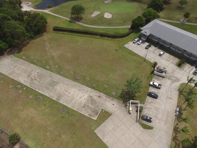 Building Photo - The Oaks at Rockledge Country Club