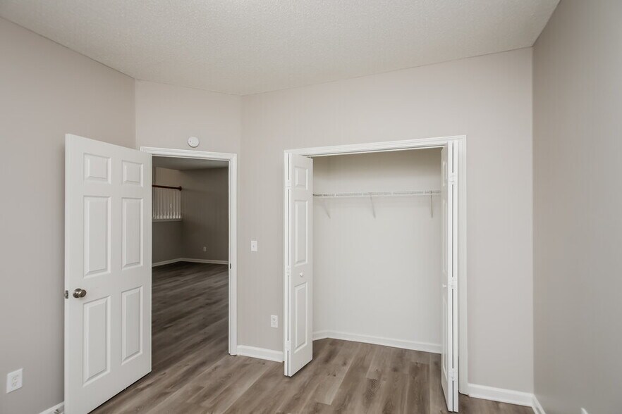 Building Photo - 5727 Newnan Cir