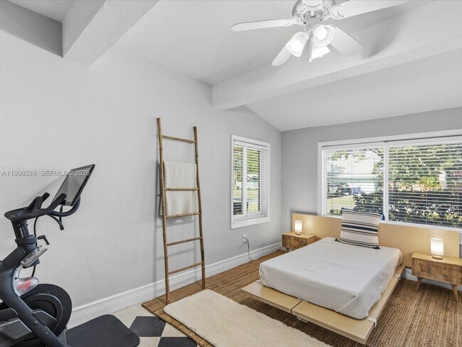 Building Photo - 2648 NE 26th Ave