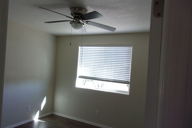 Building Photo - Great home in with great mountain views.