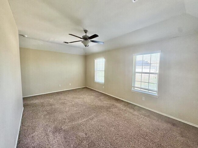 Building Photo - Cozy and well-kept 4 beds rental home in Houston