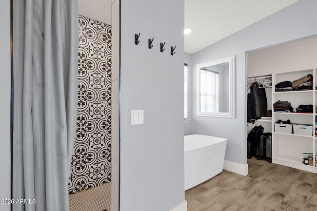 Building Photo - 851 W Quail Cir