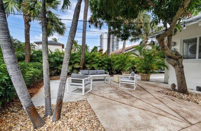 Building Photo - 5301 N Flagler Dr