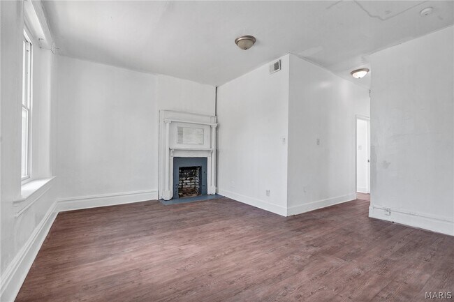 Building Photo - 824 Canaan Ave