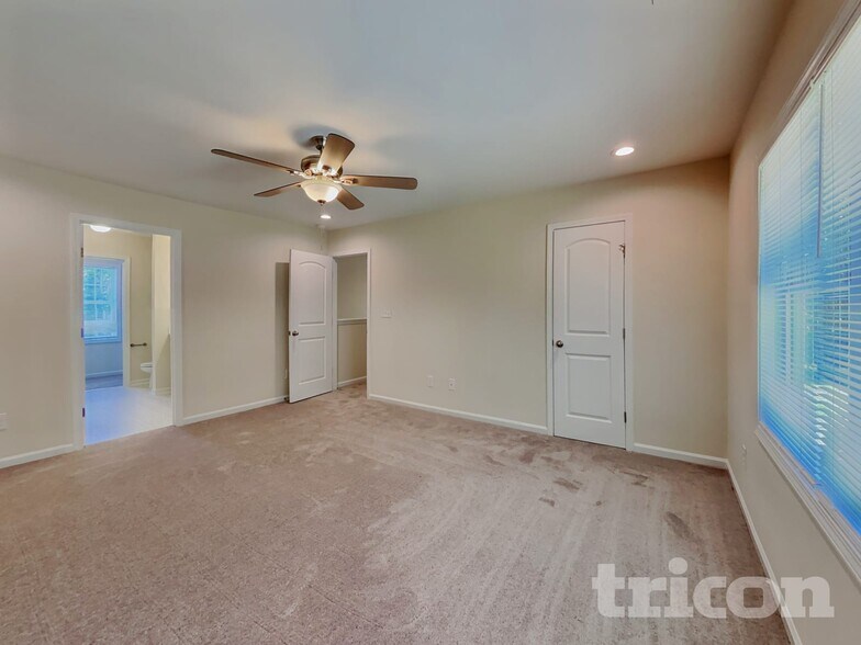 Building Photo - 103 Davinci Dr