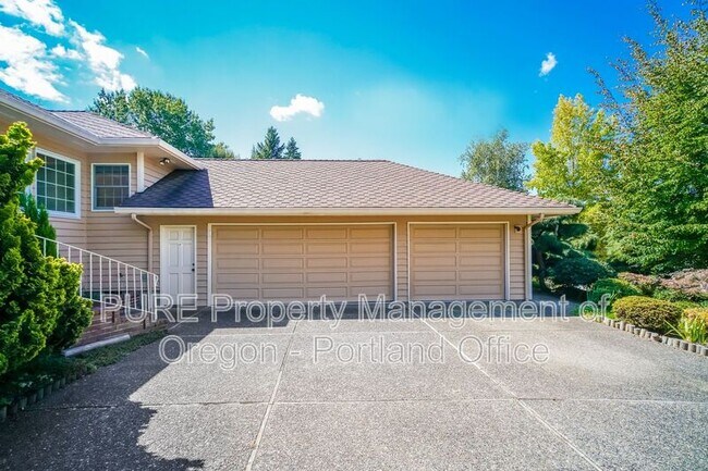 Building Photo - 14020 SW 158th Terrace