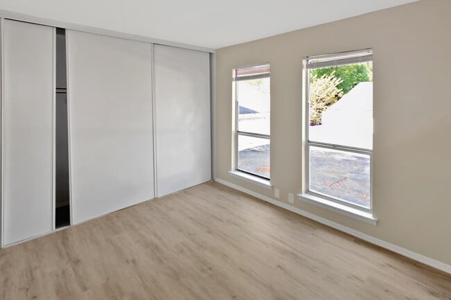 Building Photo - 7021 Stonington Ln