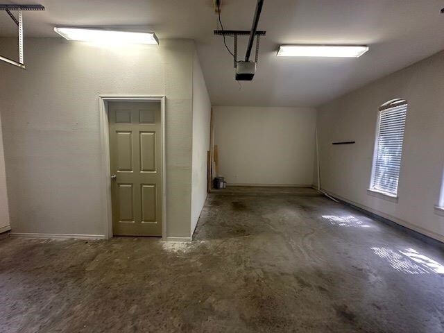 Building Photo - 10529 Winrock Dr